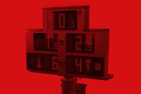 Prosertek BAS system displaying real-time data during vessel mooring maneuver